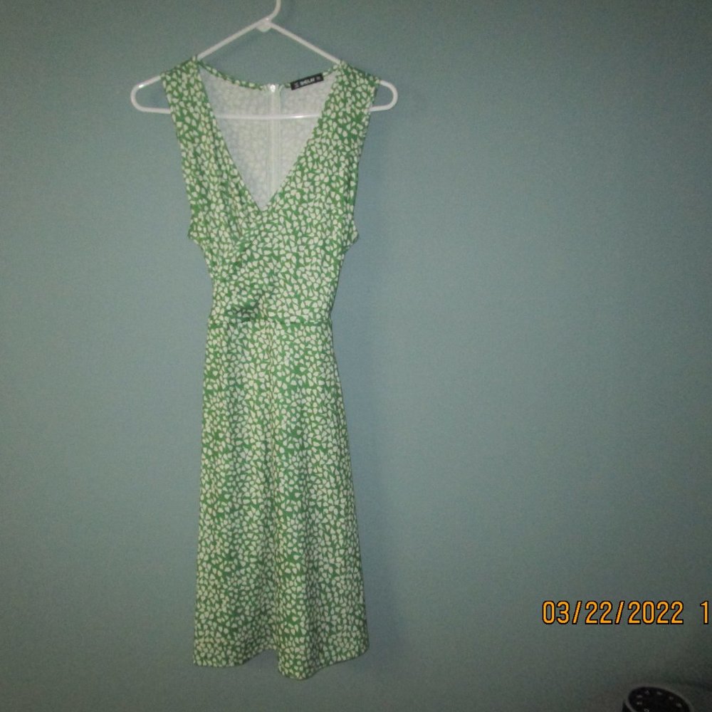 Green and white polyester, summer dress - Picture 4 of 5